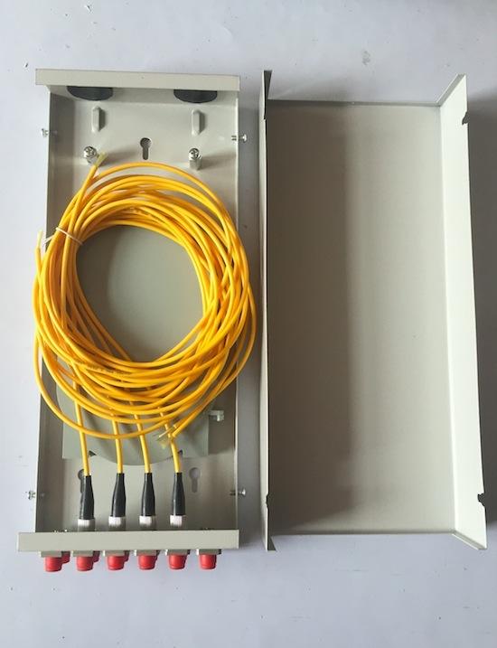 Mini Wall Outlet Fiber Distribution Box 4 / 8 / 12 Core FTTH Termination Box 0